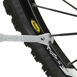 Clé à Rayons Mavic Avec écrous M7 Et Oeillets Filetés M9 RP-02400 VAR -Range-vélos Soldes clef rayon mavic var RP 02400 2