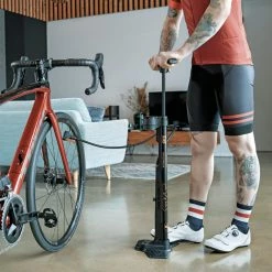 Pompe à Pied Vélo 12 Bar - Airmotion 12.0 SKS -Range-vélos Soldes pompe a pied airmotion galerie